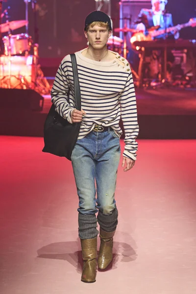 Look 29